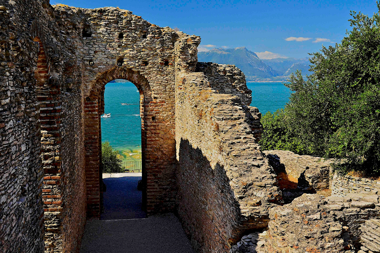 Area archeologica delle Grotte di Catullo e Museo di Sirmione